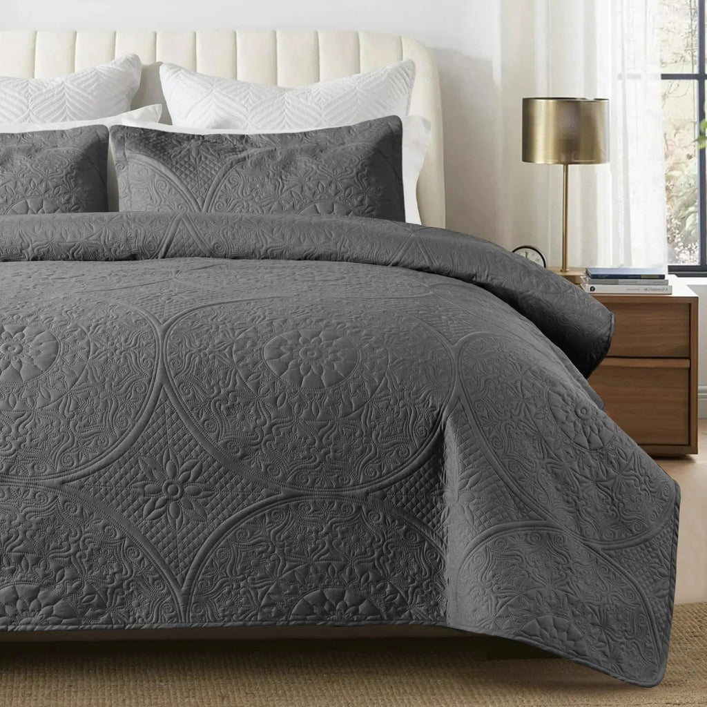 Lightweight Quilted Bedspreads – 3-Piece Oversized Bedspread with 2 Matching Pillow Shams
