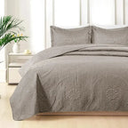 Lightweight Quilted Bedspread Set - 3-Piece Oversized Bedding with 2 Matching Pillow Shams, Cooling, Breathable, Wrinkle-Resistant, Durable, All Sizes, Ideal for Bedding Decor & Gifting