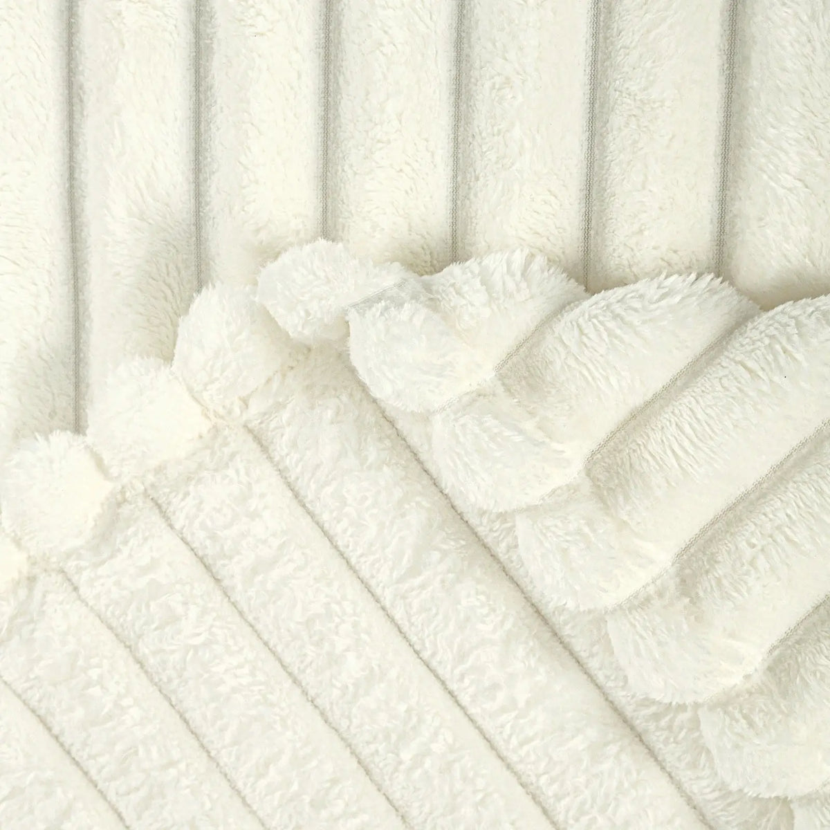 GentleSoft Cozy Blanket-Patio Furniture Decor | Classic Stripe Pattern | Ideal for Bed | Couch | Travel | Camping | All Seasons | Home Bedroom Decor