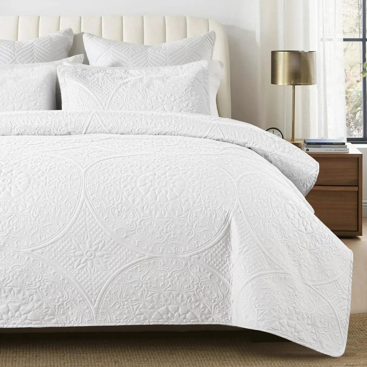 Lightweight Quilted Bedspread Set - 3-Piece Oversized Bedding with 2 Matching Pillow Shams, Cooling, Breathable, Wrinkle-Resistant, Durable, All Sizes, Ideal for Bedding Decor & Gifting